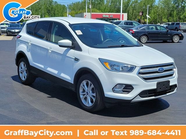Used 2017 Ford Escape SE with VIN 1FMCU0GD9HUE67573 for sale in Bay City, MI