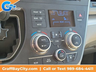 2017 Toyota Sienna LE Auto Access Seat