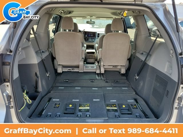 2017 Toyota Sienna LE Auto Access Seat