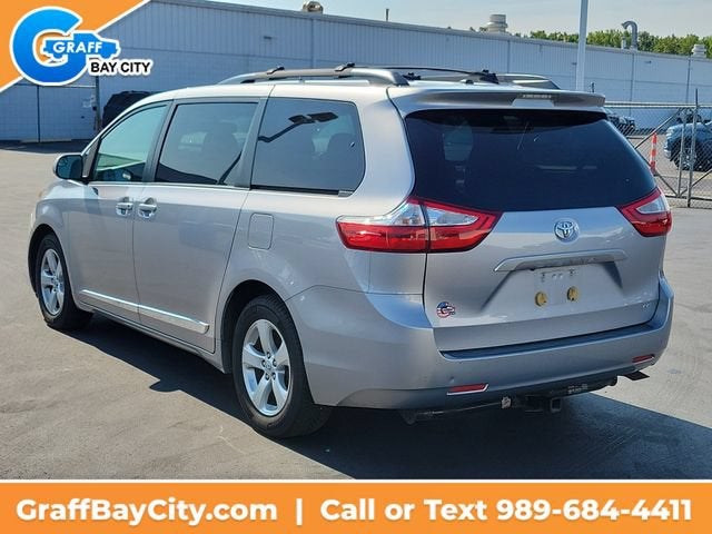 2017 Toyota Sienna LE Auto Access Seat