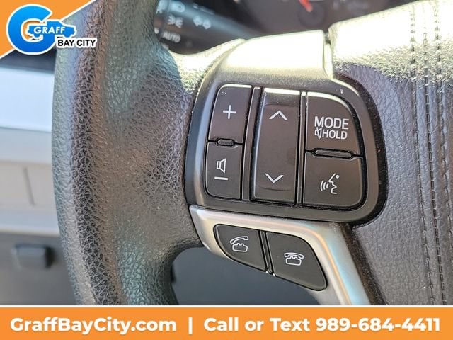 2017 Toyota Sienna LE Auto Access Seat
